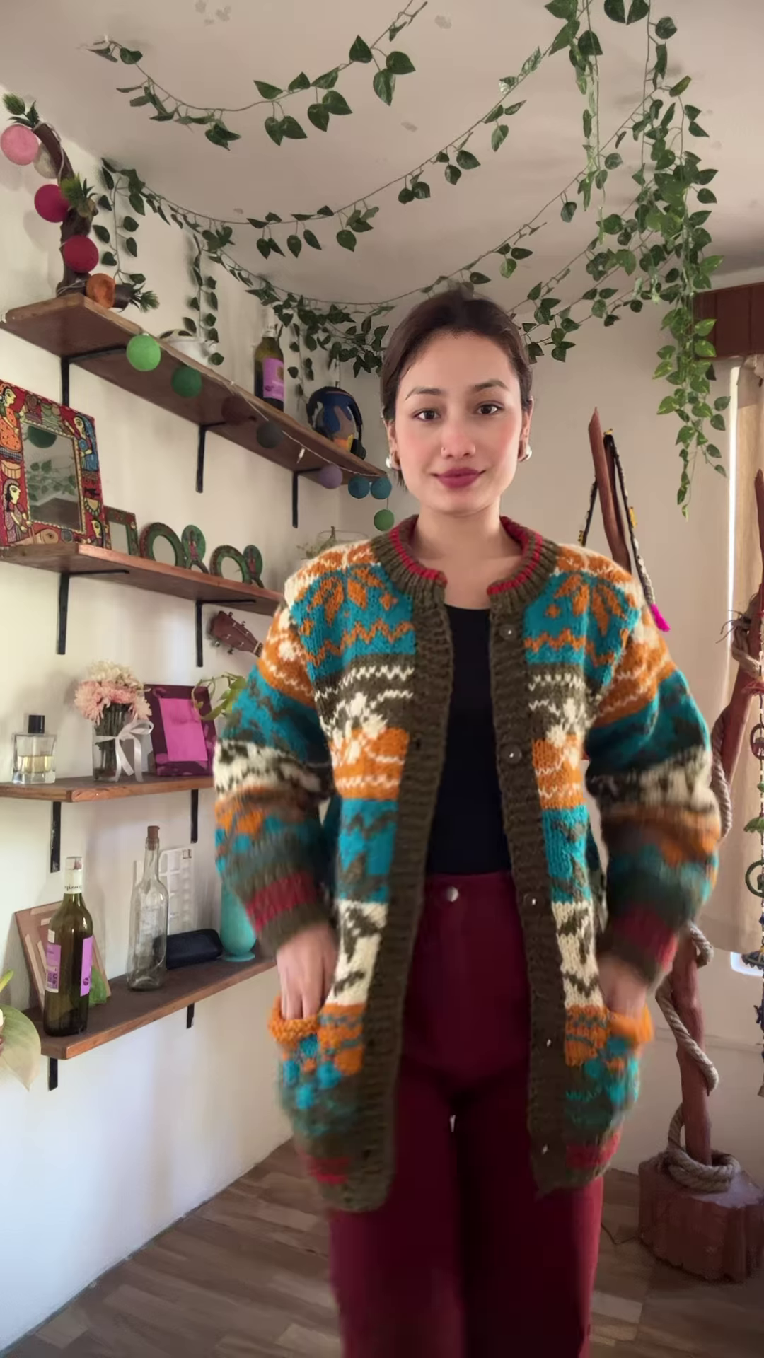 Cozy Hand-Knit Cardigan – A Touch of Timeless Elegance - Image 5