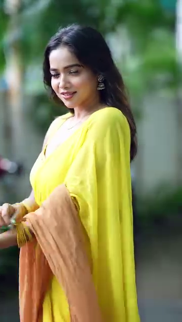 Sun-Kissed Elegance – Radiant Yellow Ombre Saree for Effortless Glamour - Image 6