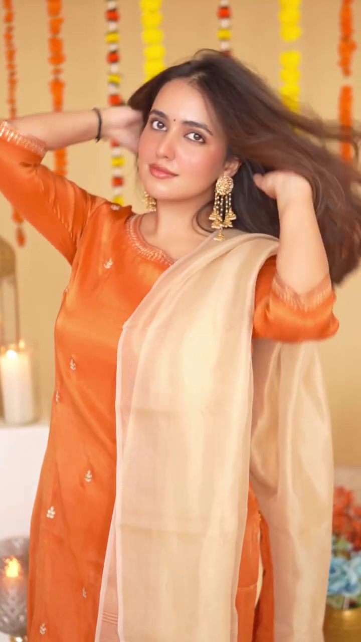 Festive Glow – Orange Silk Suit with Contrasting Dupatta - Image 3