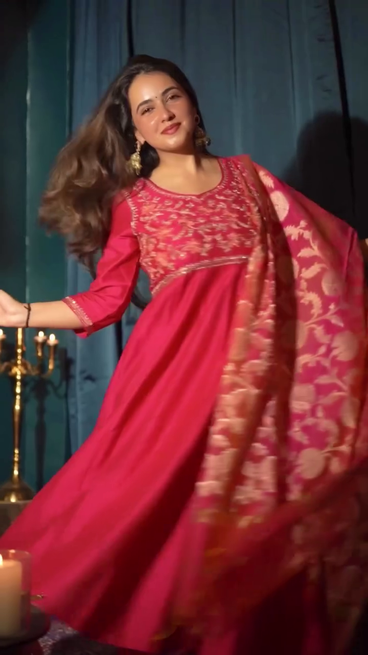 Festive Glow – Orange Silk Suit with Contrasting Dupatta - Image 6