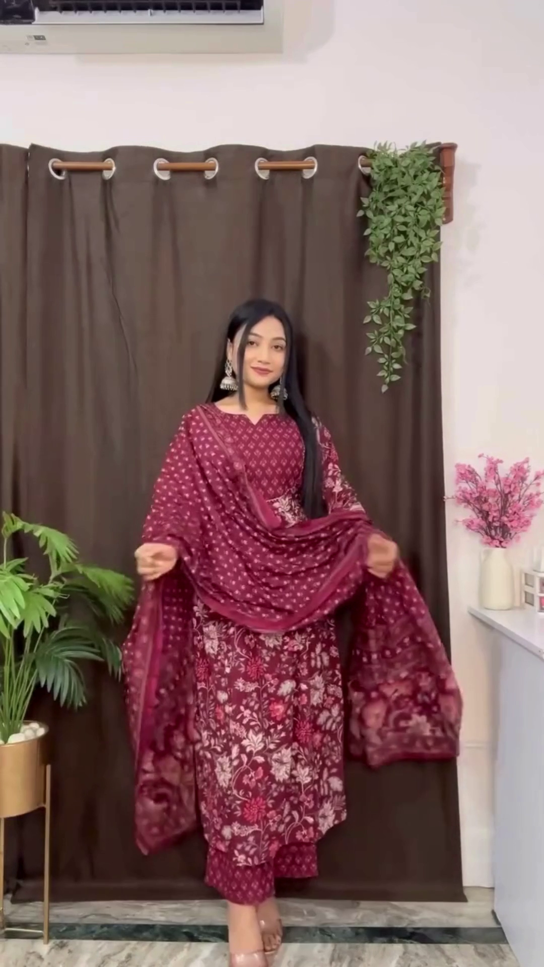 Elegant Floral-Embellished Long Anarkali Suit for Festive Occasions - Image 2