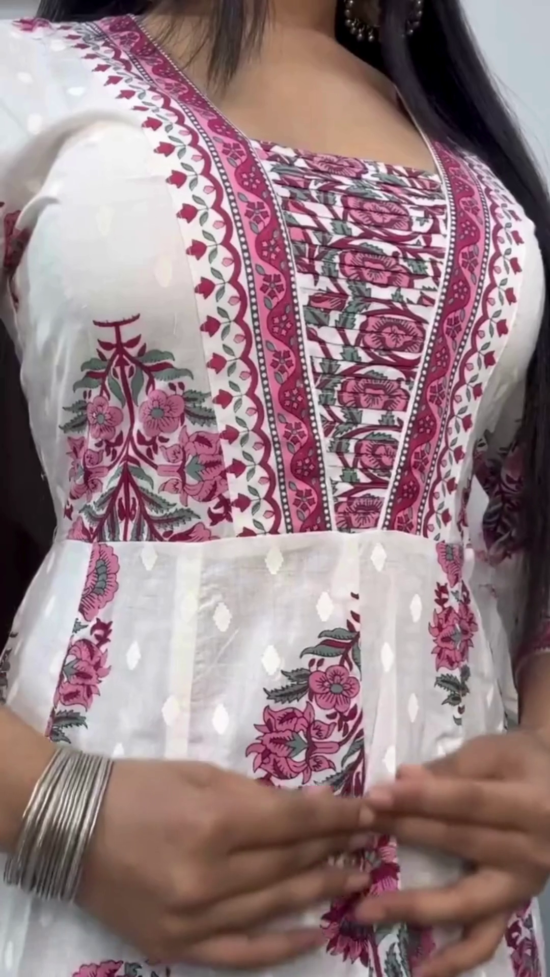 Elegant Floral-Embellished Long Anarkali Suit for Festive Occasions - Image 5