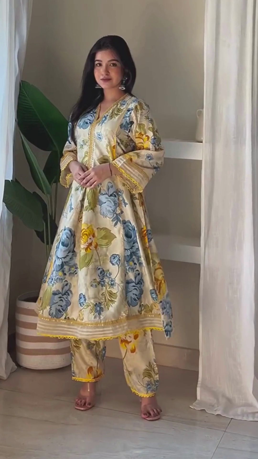 Elegant Floral Embroidered Ethnic Ensemble with Pants - Image 3