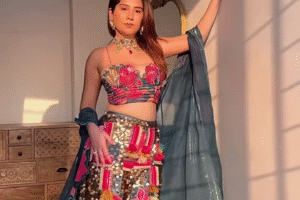 Traditional Ethnic Wear Set – Handcrafted Floral Embroidered Crop Top with Sequined Palazzo and Dupatta Ensemble for Festive Occasions