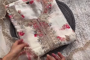 Elegant Floral Embroidered Kurta Set with Detailed Sequins