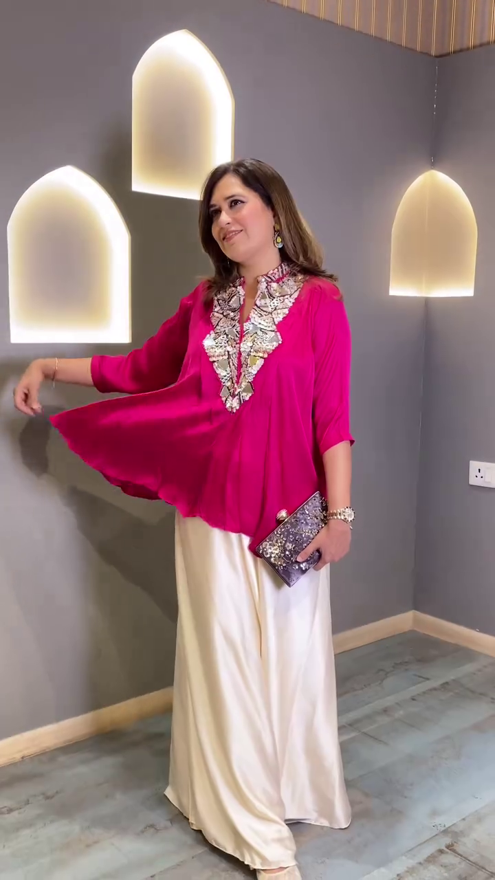 Elegant Chic Embroidered Flowy Tunic in Lush Green and Vibrant Pink with Sequined Detailing - Image 4