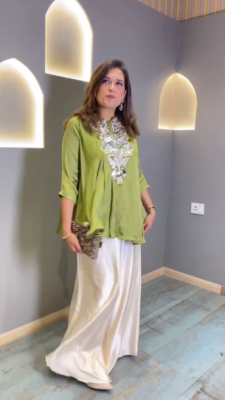 Elegant Chic Embroidered Flowy Tunic in Lush Green and Vibrant Pink with Sequined Detailing