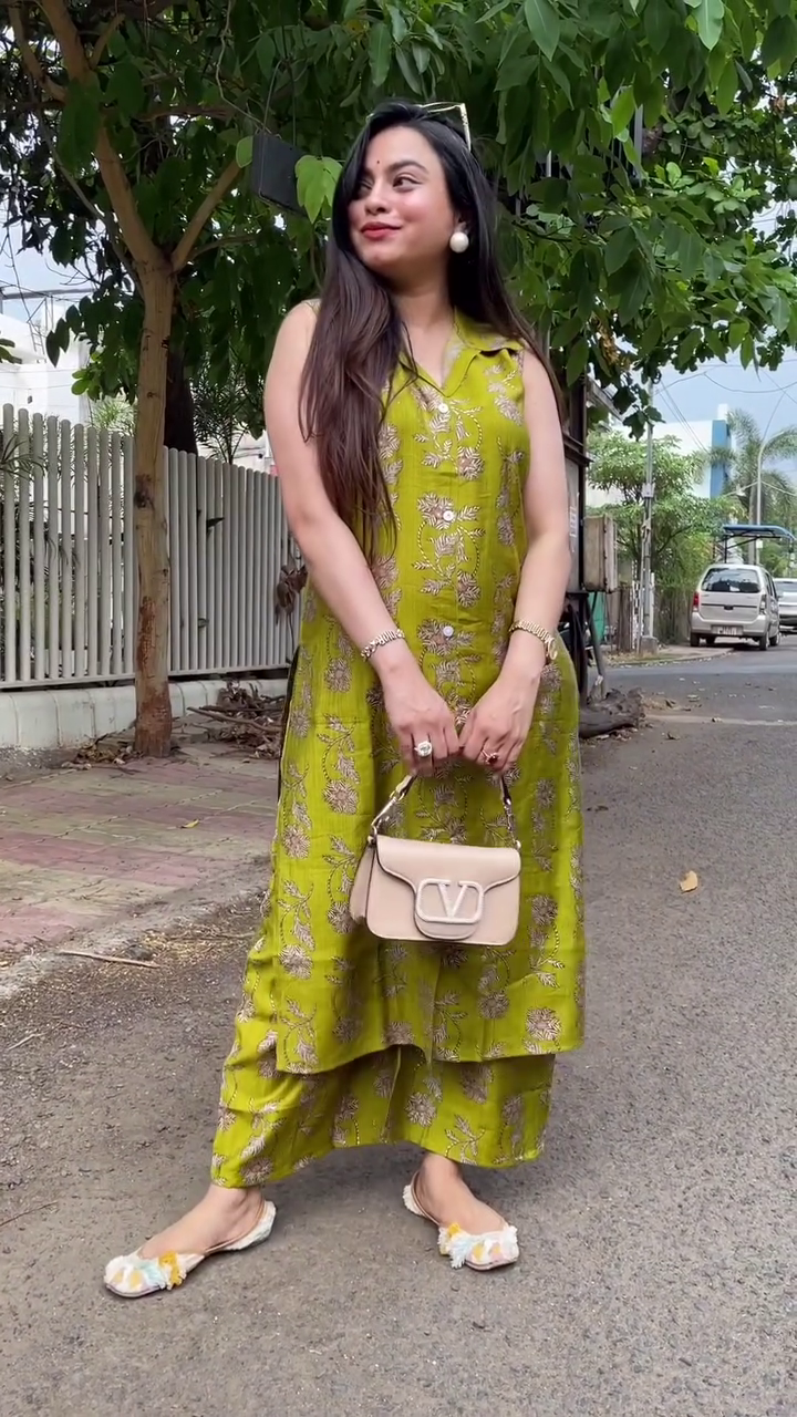 Women’s Traditional Indian Ethnic Sleeveless Green Floral Print Straight Kurta Set with Matching Pants | Collar Neck Cotton Blend Kurti Palazzo Suit | Daily Wear/Office Wear Ethnic Co-ord Set for Women