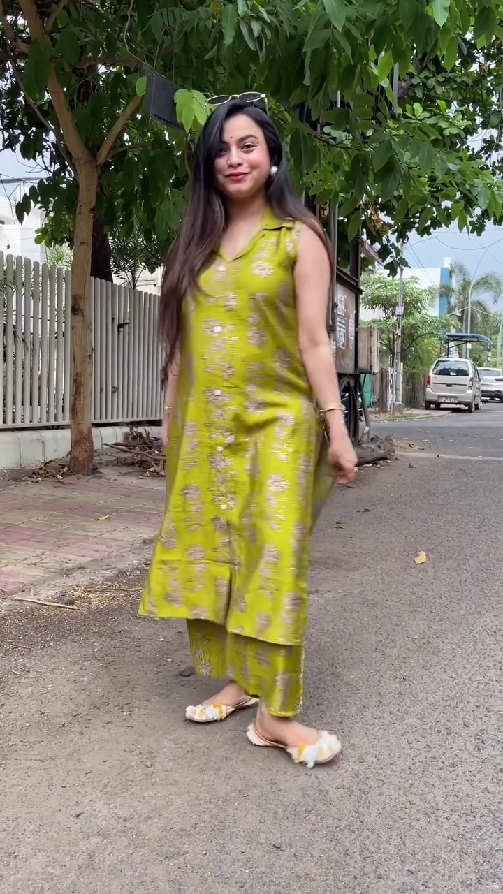 Women’s Traditional Indian Ethnic Sleeveless Green Floral Print Straight Kurta Set with Matching Pants | Collar Neck Cotton Blend Kurti Palazzo Suit | Daily Wear/Office Wear Ethnic Co-ord Set for Women - Image 5