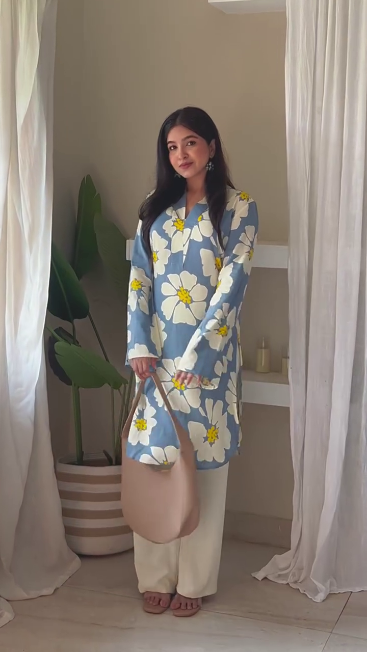 Premium Floral Breeze Co-Ord Set for Women – Soft Blue Oversized Kurta with White & Yellow Daisy Print and Cream Wide-Leg Cotton Pants – Lightweight Summer Wear for Casual Elegance