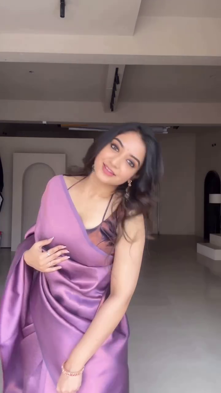 Elegant Ethnic Pink Saree with Intricate Embroidery and Stylish Blouse Set - Image 5