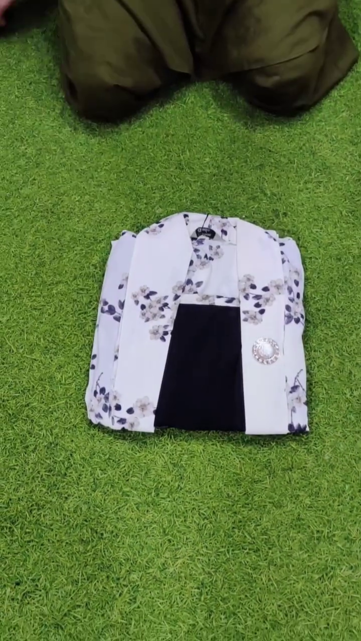 ✨ Monochrome Blossom Elegance: 3-Piece Floral Co-Ord Set with Inner & Shrug 🖤🤍🌿 - Image 5