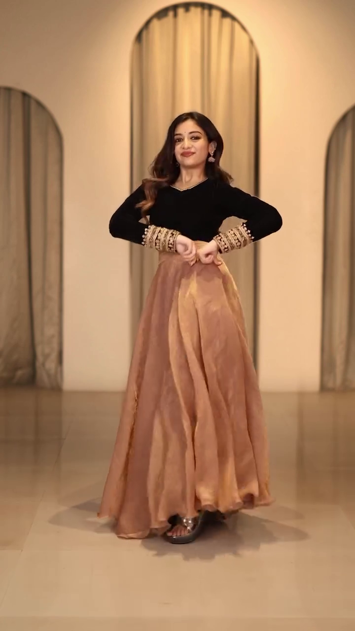 Luxury Festive Women’s Ethnic Collection – Premium Designer Sarees, Gowns & Lehengas ✨ - Image 14