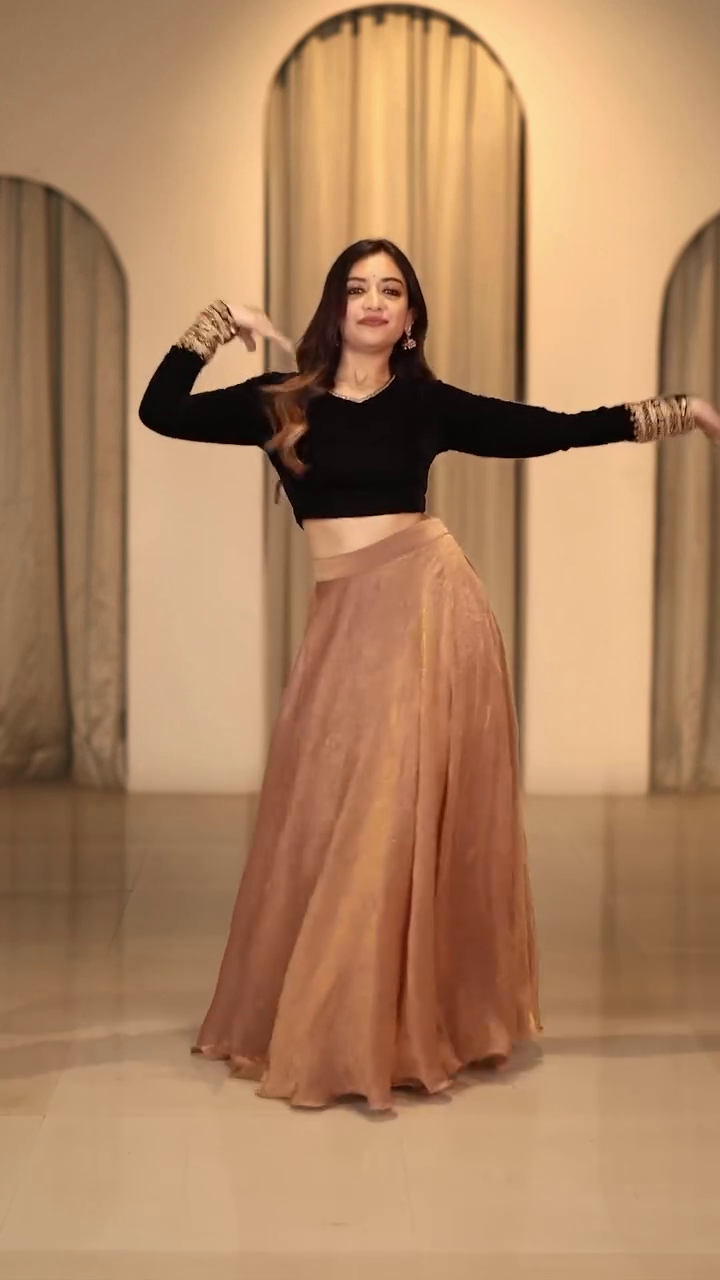 Luxury Festive Women’s Ethnic Collection – Premium Designer Sarees, Gowns & Lehengas ✨ - Image 13