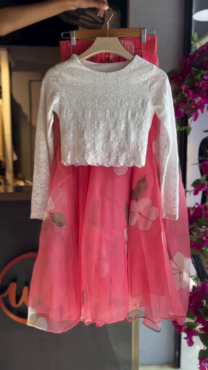 Floral Breeze Kids Party Dress Set – Soft Lace Top & Flowing Pink Skirt ✨👧🌷