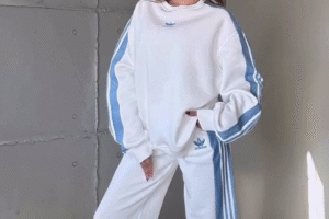 ✨ Luxe Stripe Co-ord Set — Premium Oversized Sweatshirt & Jogger Combo | Iconic Comfort Meets Chic Streetwear