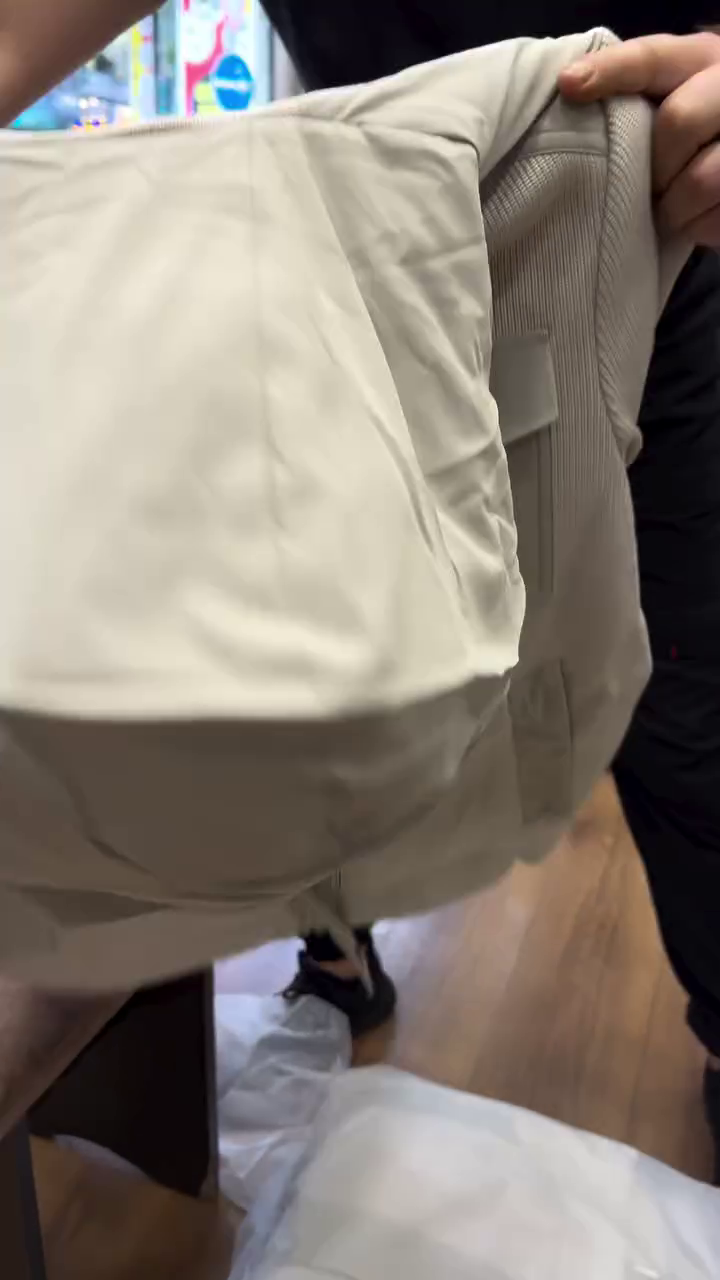 “Premium Korean Puffer Hoodie Jacket | Luxury Winter Streetwear | Ultra Warm Thick Fabric | Unisex | Sizes XXS to XXL 😍🧥” - Image 4