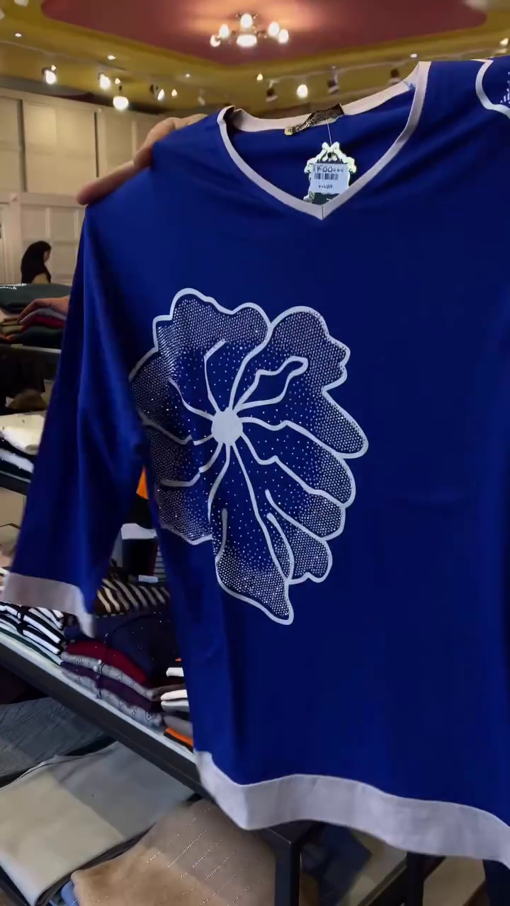 Chic & Effortless – Women’s Black T-Shirt with White Floral Print - Image 5