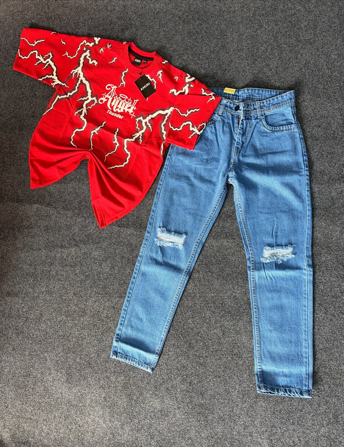 🔥 Effortless Casual Cool: T-Shirt & Ripped Jeans Combo for Everyday Style 🔥 - Image 6