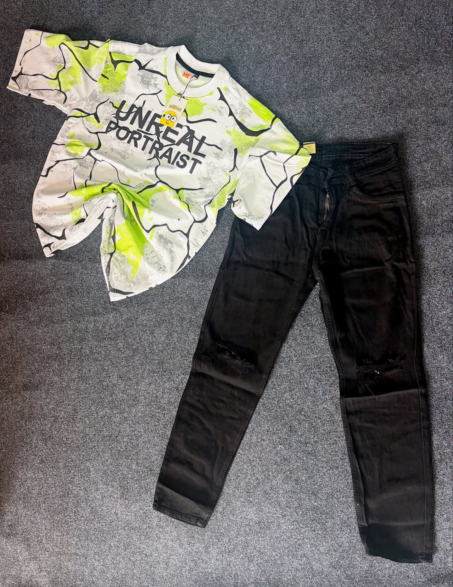 🔥 Effortless Casual Cool: T-Shirt & Ripped Jeans Combo for Everyday Style 🔥 - Image 3