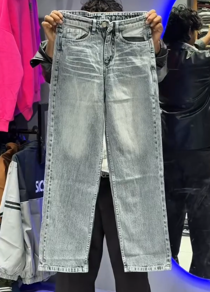 👖 Whisker Spray Wash Straight-Fit Baggy Jeans – Urban Edge with Relaxed Comfort ✨ - Image 5