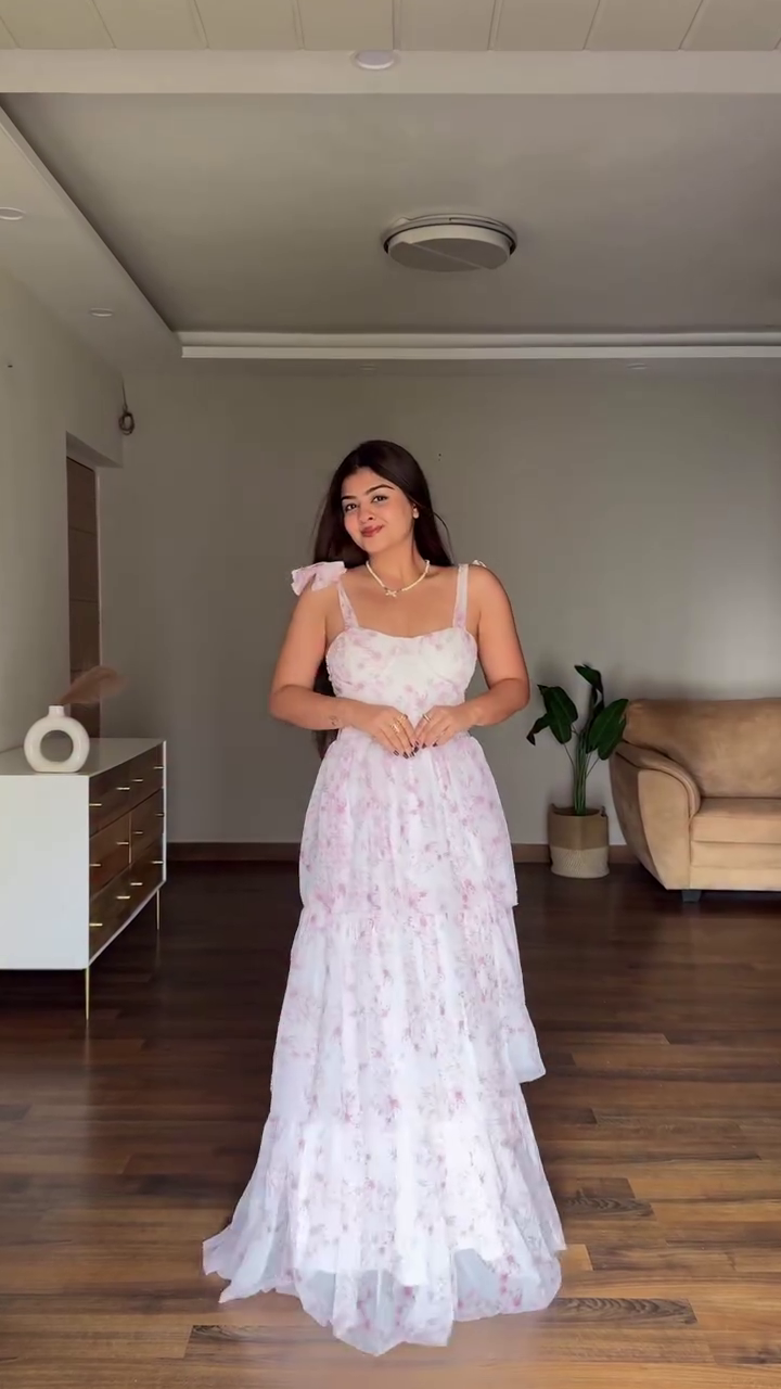 🌸 Pink Floral Print Tie-Strap Bustier Tiered Maxi Dress – Feminine, Flowy & Effortlessly Chic 💕