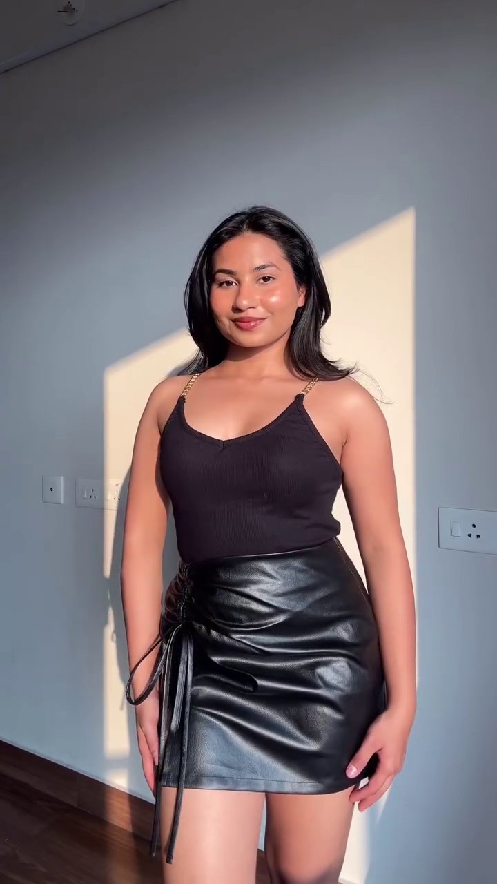 🌺 Floral Tapestry Corset Top – Elegant, Feminine & Statement-Making ✨ - Image 3