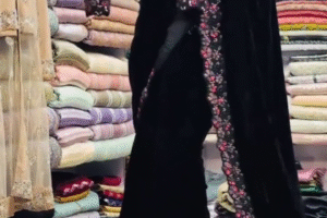 🖤 Black Velvet Saree with Handmade Cutdana Ribbon Work – Luxurious Elegance & Timeless Glamour ✨