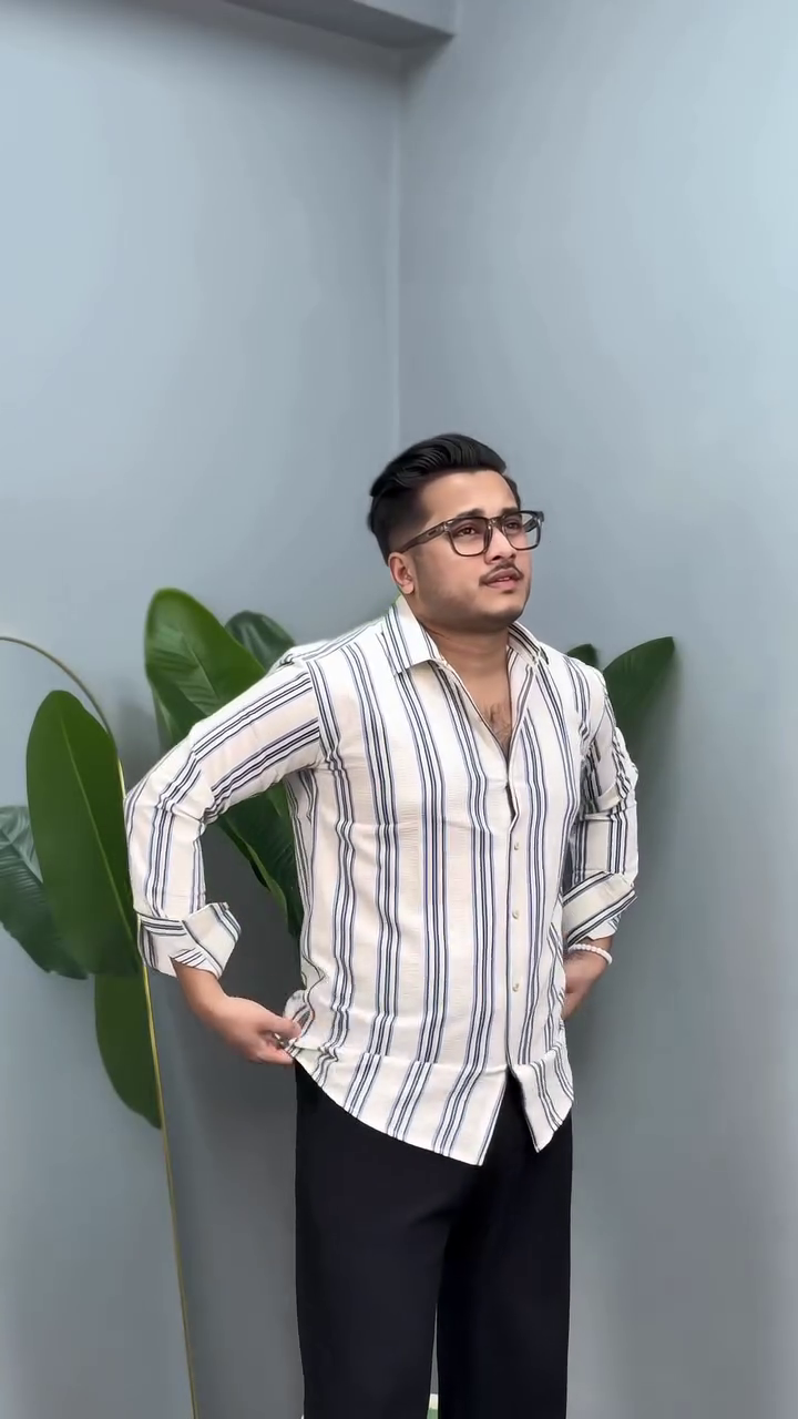 🌴 Vibrant & Breezy: Tropical Printed Casual Shirt 🌴 - Image 3