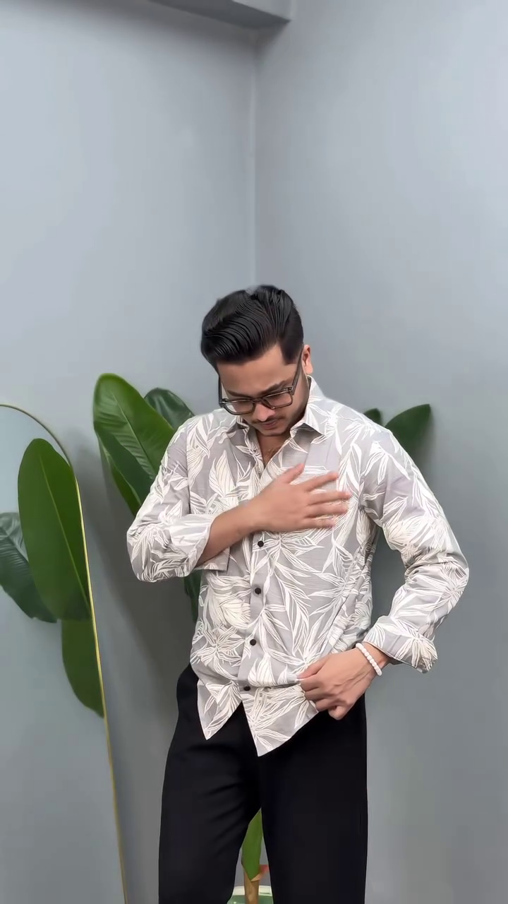 🌴 Vibrant & Breezy: Tropical Printed Casual Shirt 🌴 - Image 2