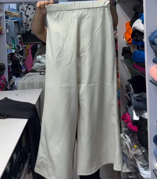 🤍 White Wide-Leg Trousers – Effortless Elegance Meets Modern Comfort ✨ - Image 2