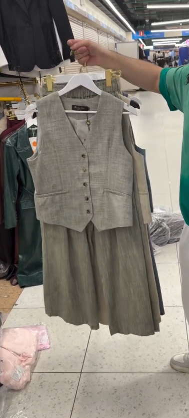 🩶 Grey Linen-Style Vest and Wide-Leg Culotte Trousers Set – Effortless Minimal Elegance ✨ - Image 5