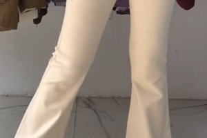 👖 Beige Flared Jeans – Timeless Style with a Modern Twist ✨
