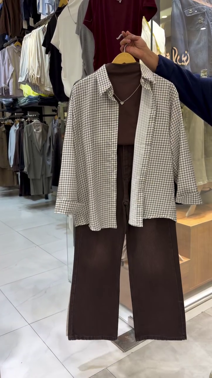 🤎 Beige Check Plaid Button-Up Shirt with Jeans – A Classic Casual Look 👖 - Image 2