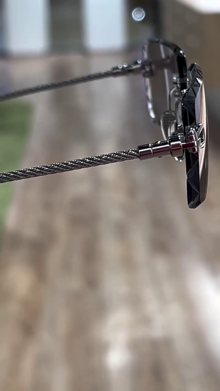 🕶️✨ Sleek Luxury Redefined: Rimless Sunglasses with Geometric Precision