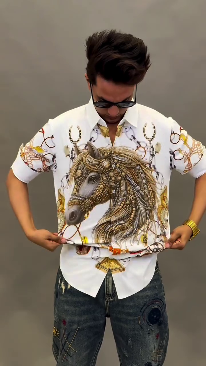 🐎✨ Bold Elegance: White Shirt with Striking Gold Horse Head Graphic