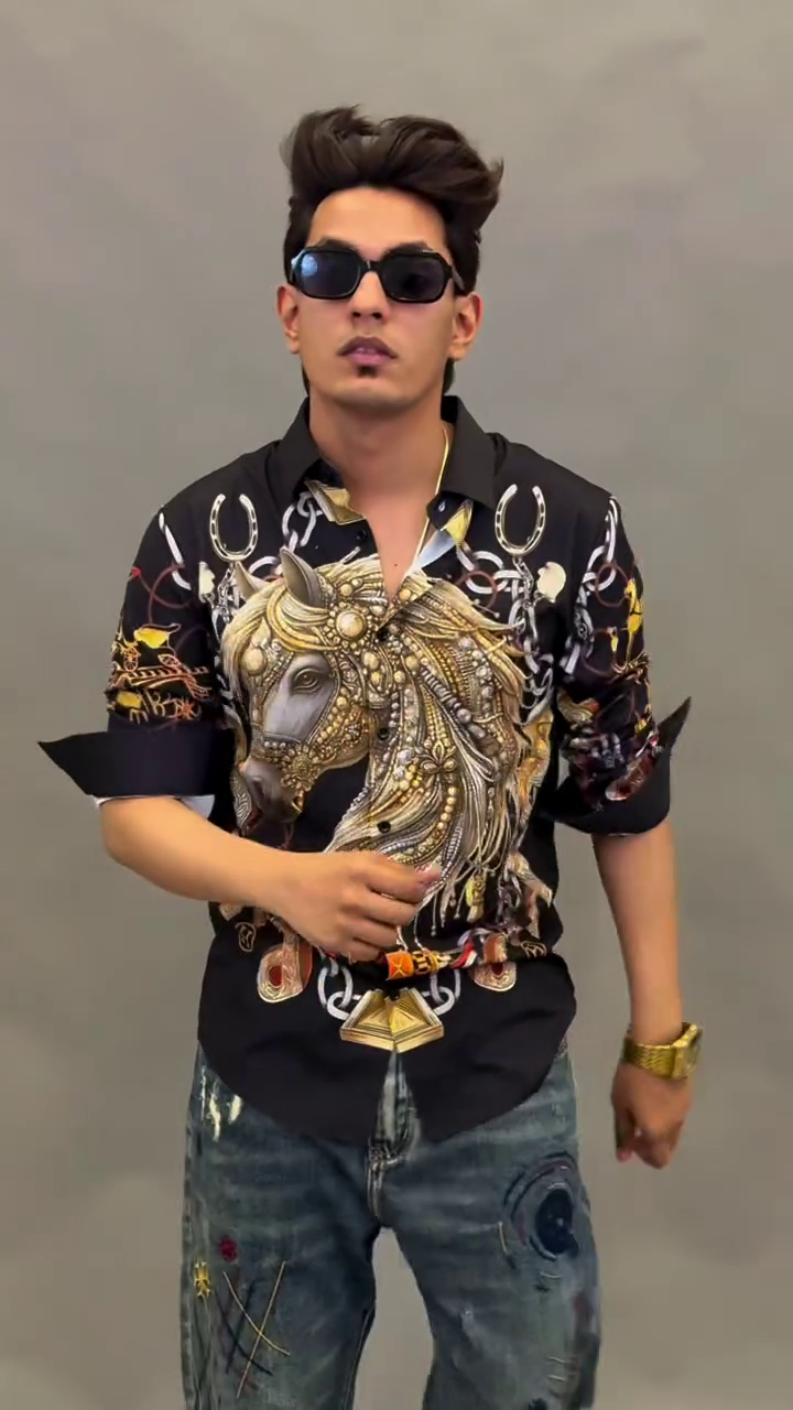 🐎✨ Bold Elegance: White Shirt with Striking Gold Horse Head Graphic - Image 2