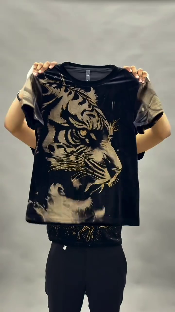 Power Statement: Bold Lion Graphic Tee with Luxe Appeal - Image 3