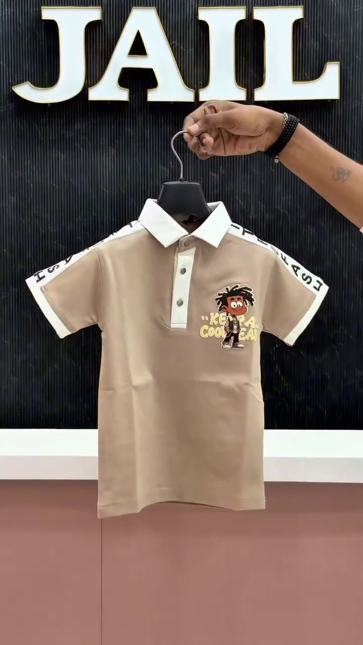 🤍👕 Minimal Polo, Maximum Versatility - Image 4