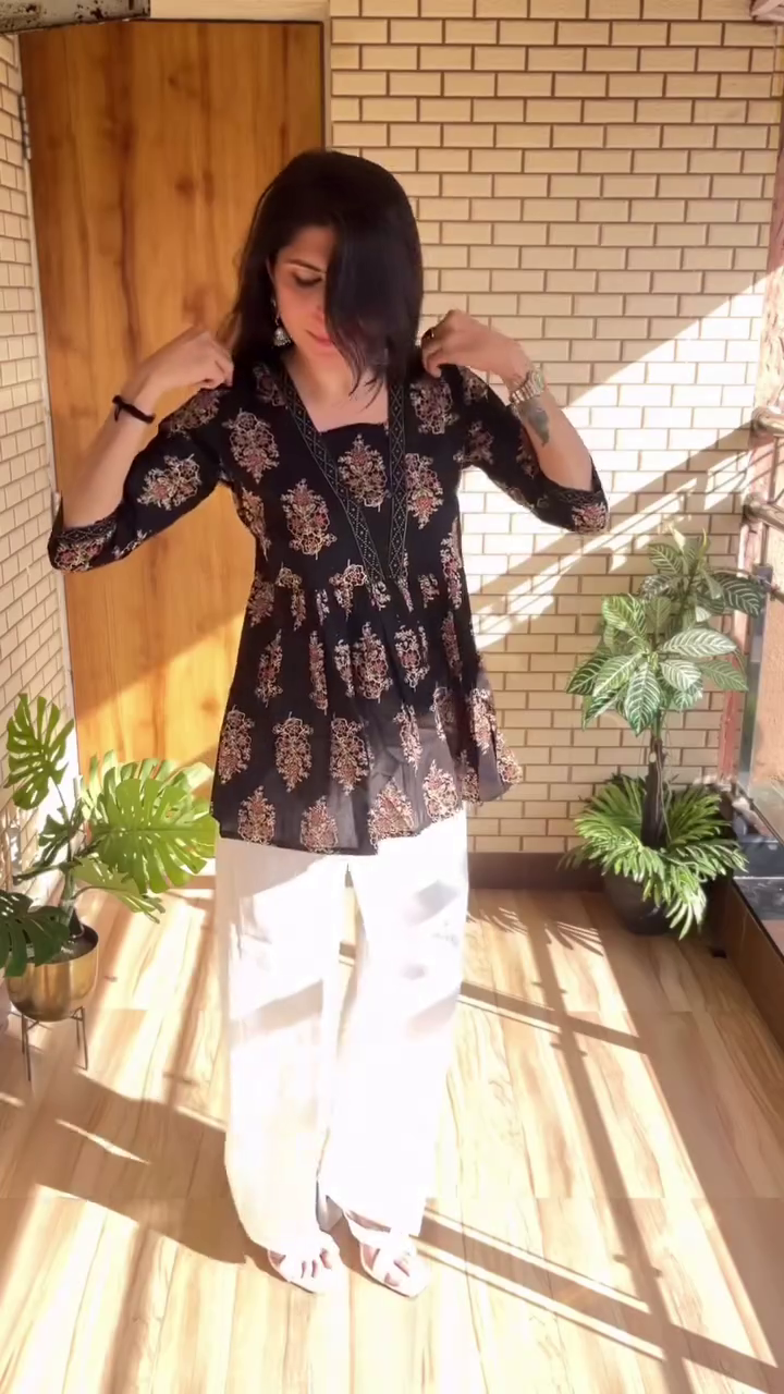 🌿 Effortless Botanical Chic: Statement Green Printed Shirt - Image 4