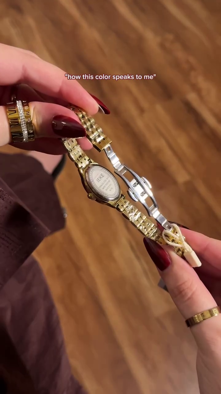 Elegant Women's Vintage Oval Gold-Tone Bracelet Watch with Interchangeable Dial Covers - Image 6